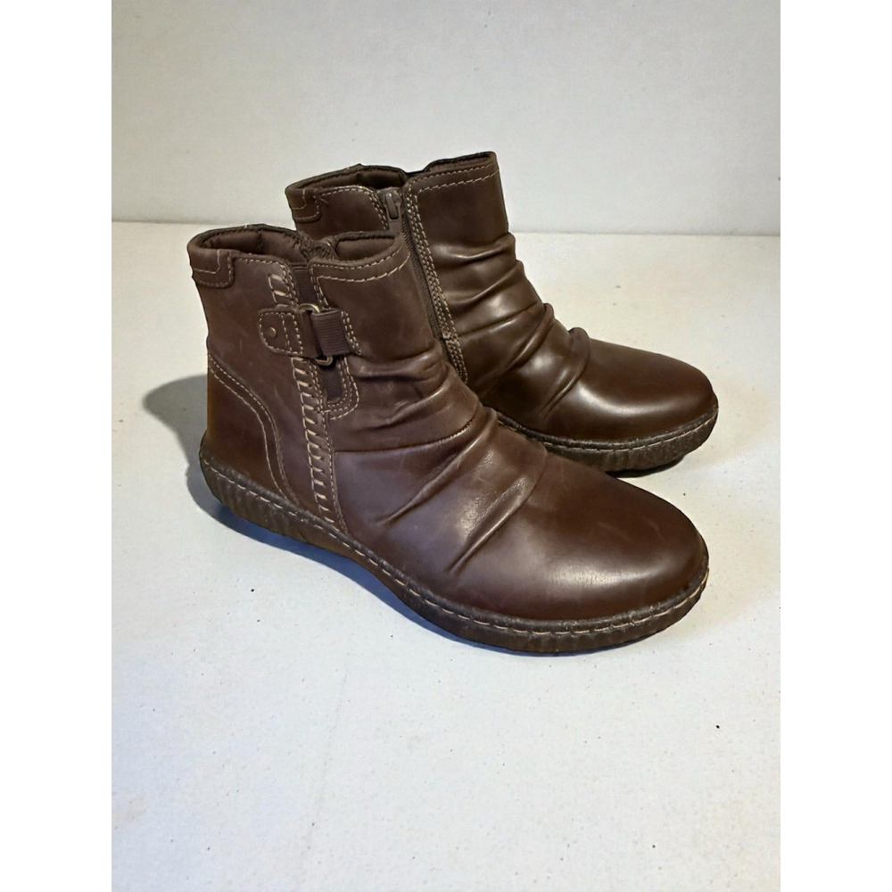 Clarks Collection Caroline Orchid Brown Leather Ruched Ankle Boots Size 6.5 NWOB